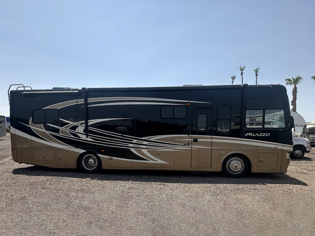 2013 Thor Motor Coach Palazzo 33.1