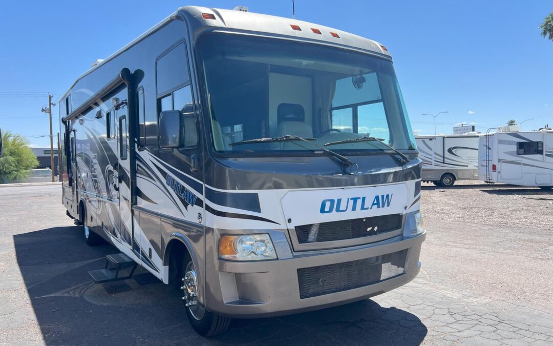 2011 Thor Motor Coach Outlaw 3611 Toy Hauler