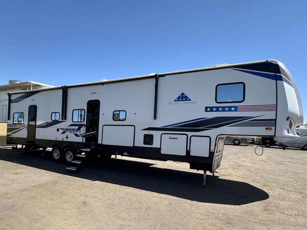 2025 Forest River Vengeance Rogue Armored 4007 G2