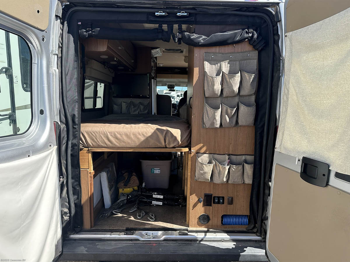 2014 Winnebago Travato 59G 2014 Winnebago Travato 59G