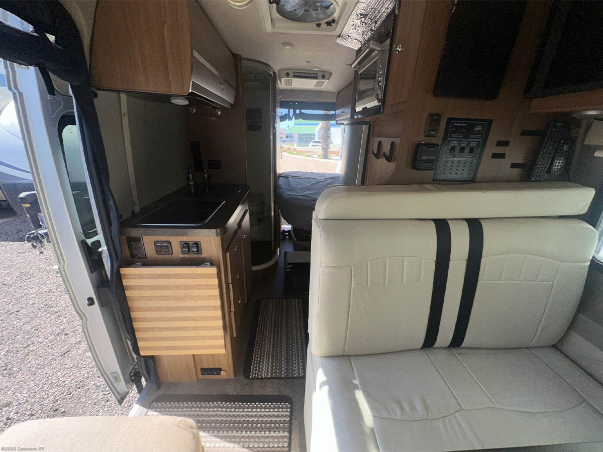 2014 Winnebago Travato 59G 2014 Winnebago Travato 59G