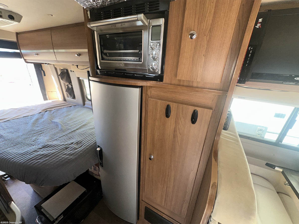 2014 Winnebago Travato 59G 2014 Winnebago Travato 59G