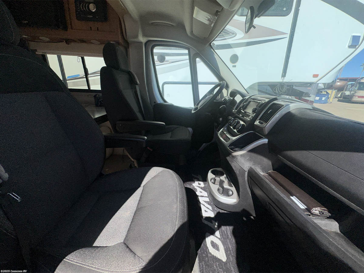 2014 Winnebago Travato 59G 2014 Winnebago Travato 59G