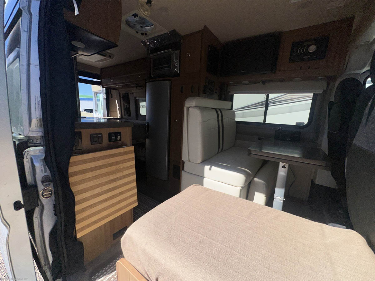 2014 Winnebago Travato 59G 2014 Winnebago Travato 59G