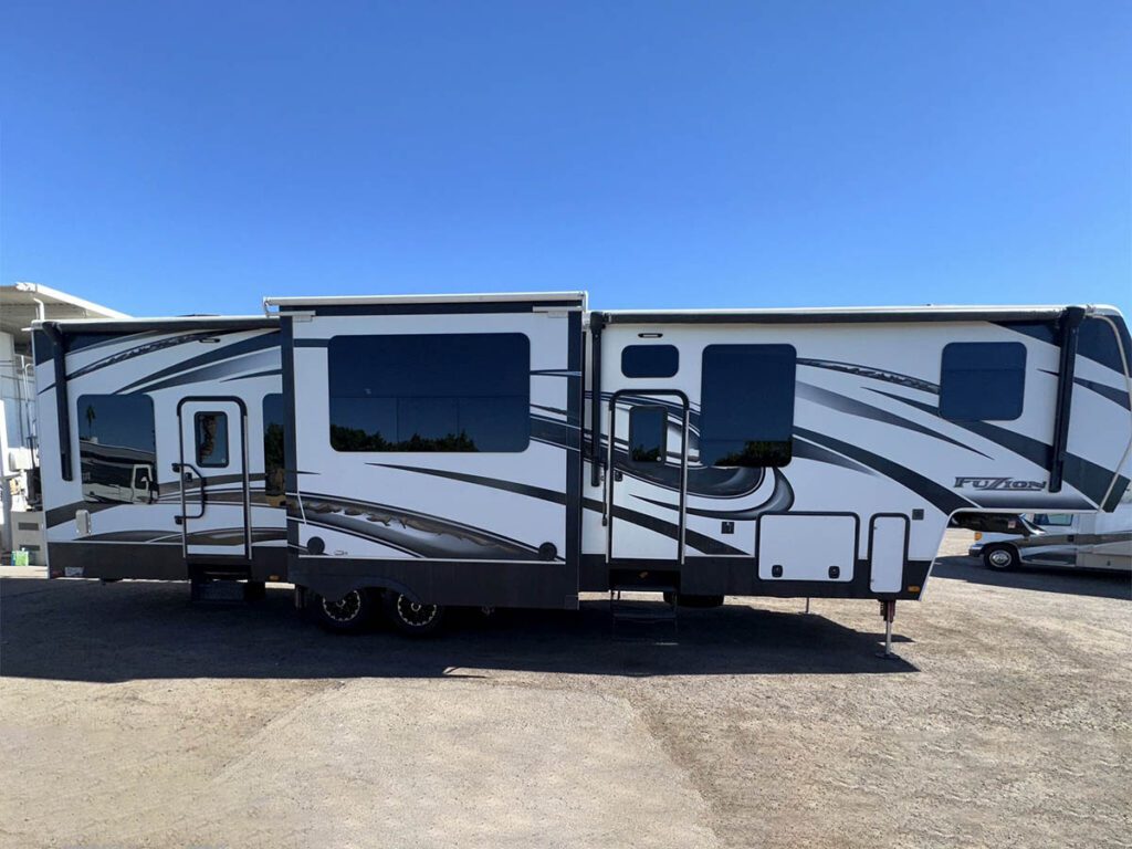 2014 Keystone Fuzion M-371