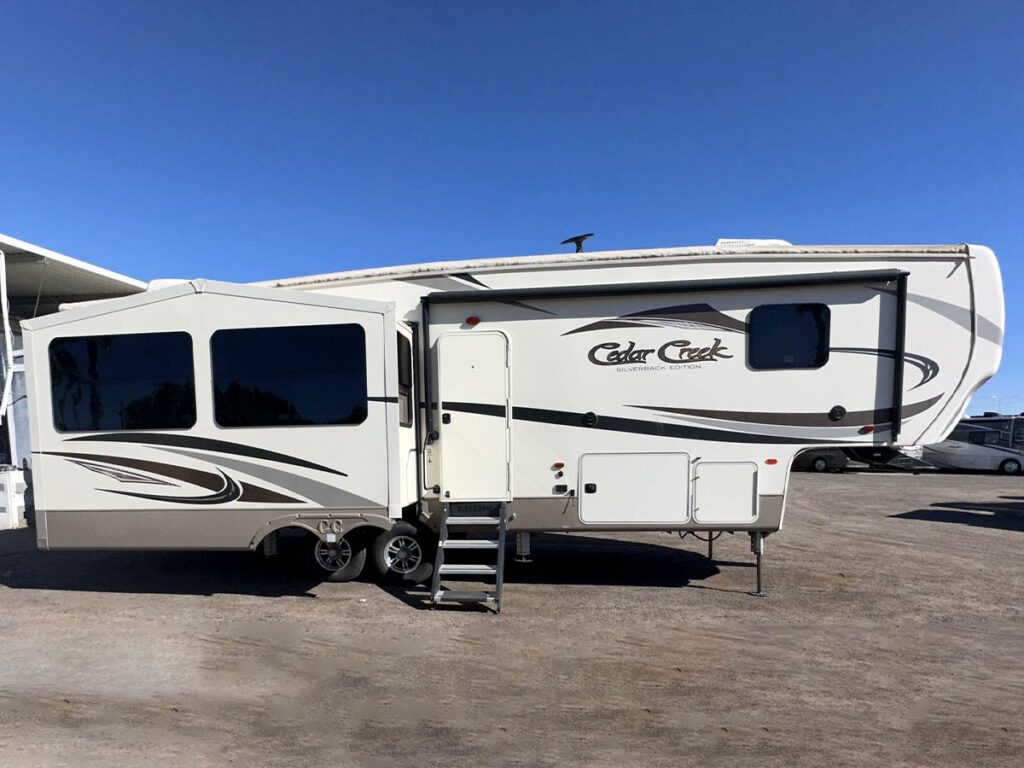 2018 Forest River Cedar Creek Silverback 29RE 2018 Forest River Cedar Creek Silverback 29RE