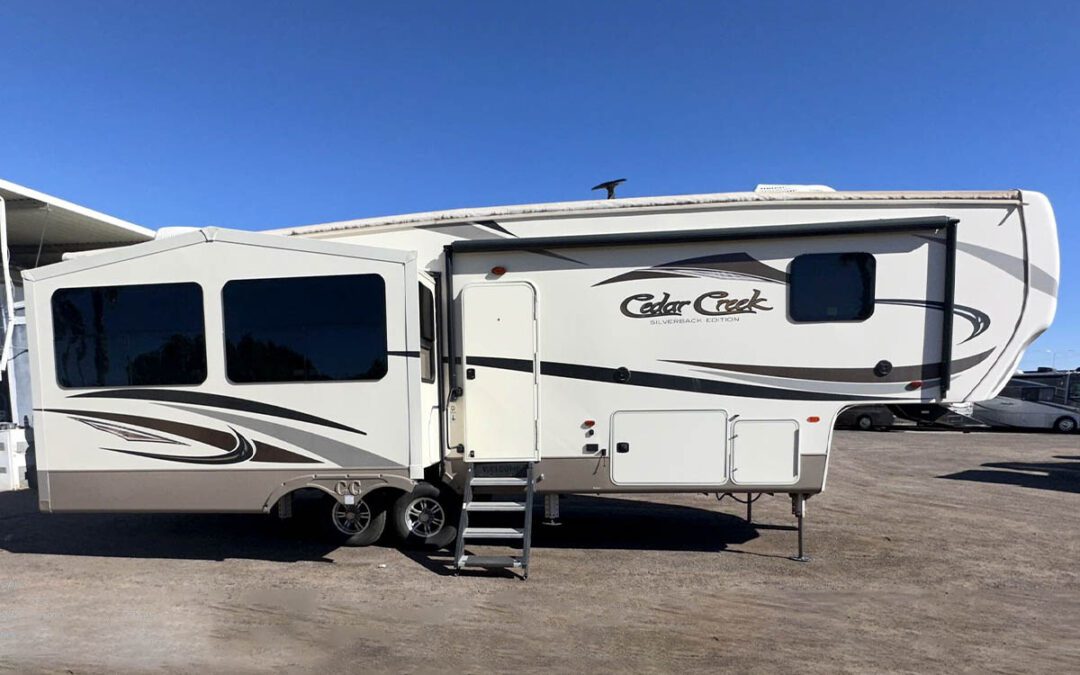 2018 Forest River Cedar Creek Silverback 29RE