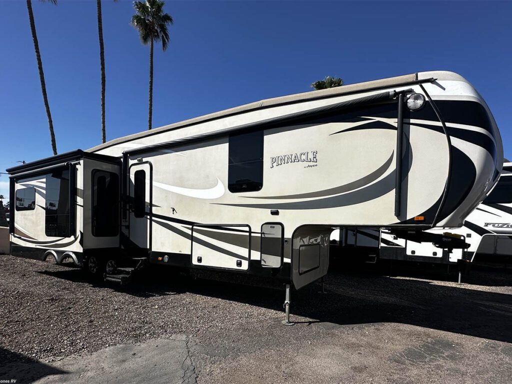 2017 Jayco Pinnacle 36FBTS 2017 Jayco Pinnacle 36FBTS